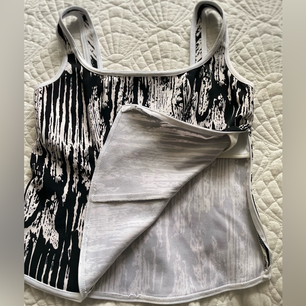 Lovely Joseph Ribkoff Tanktop - Picture 5 of 6